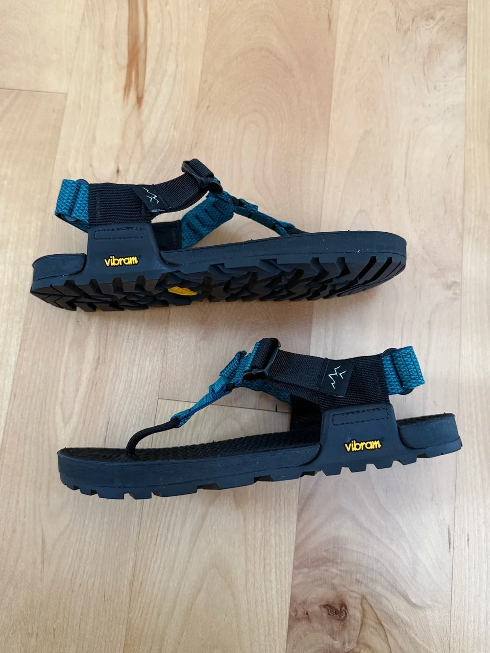 Bedrock Unisex Active Sandal M6 / W7 Cascade Green EUC